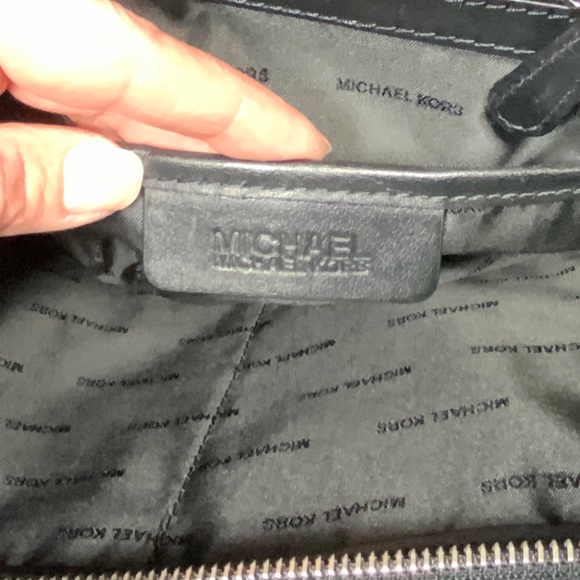 Michael Kors Signature Dee Dee Tote - Picture 15 of 16